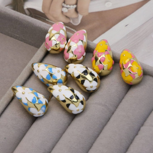 Flower Hollow Drop Earrings – Stylish Women’s Fashion